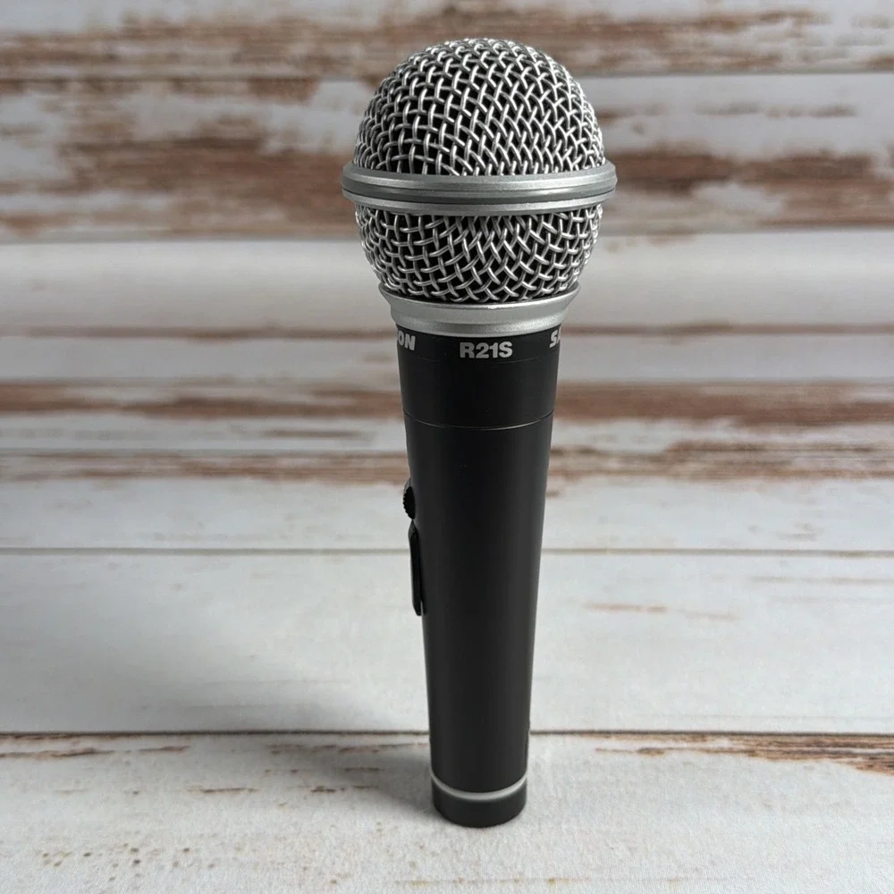 Samson R21S Dynamic Cardioid Vocal Microphone With On/Off Switch Used
